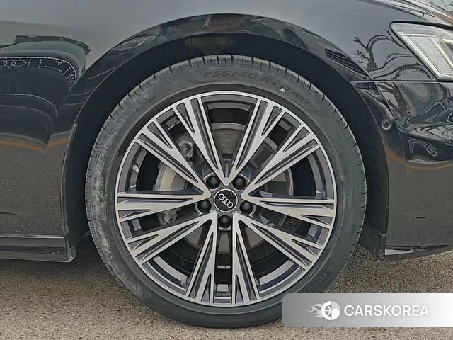 Audi A6L id 4297850 из Китая 13