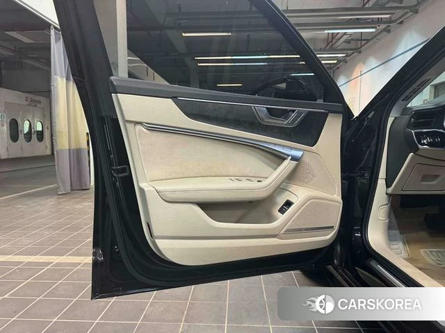 Audi A6L id 4260254 из Китая 18