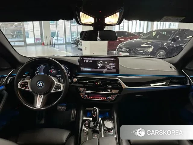 BMW 5 Series (G30) id 3438167 из Кореи 17