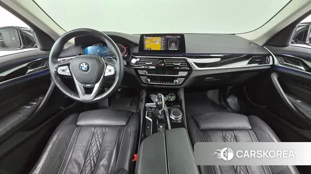 BMW 5 Series (G30) id 3698215 из Кореи 17