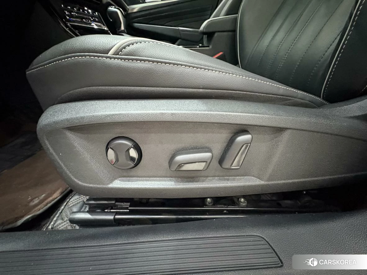 Volkswagen Passat id 4421046 из Китая 17