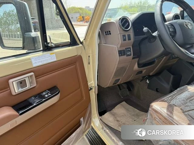 Toyota Land Cruiser 70 Series id 4239566 из Китая 12