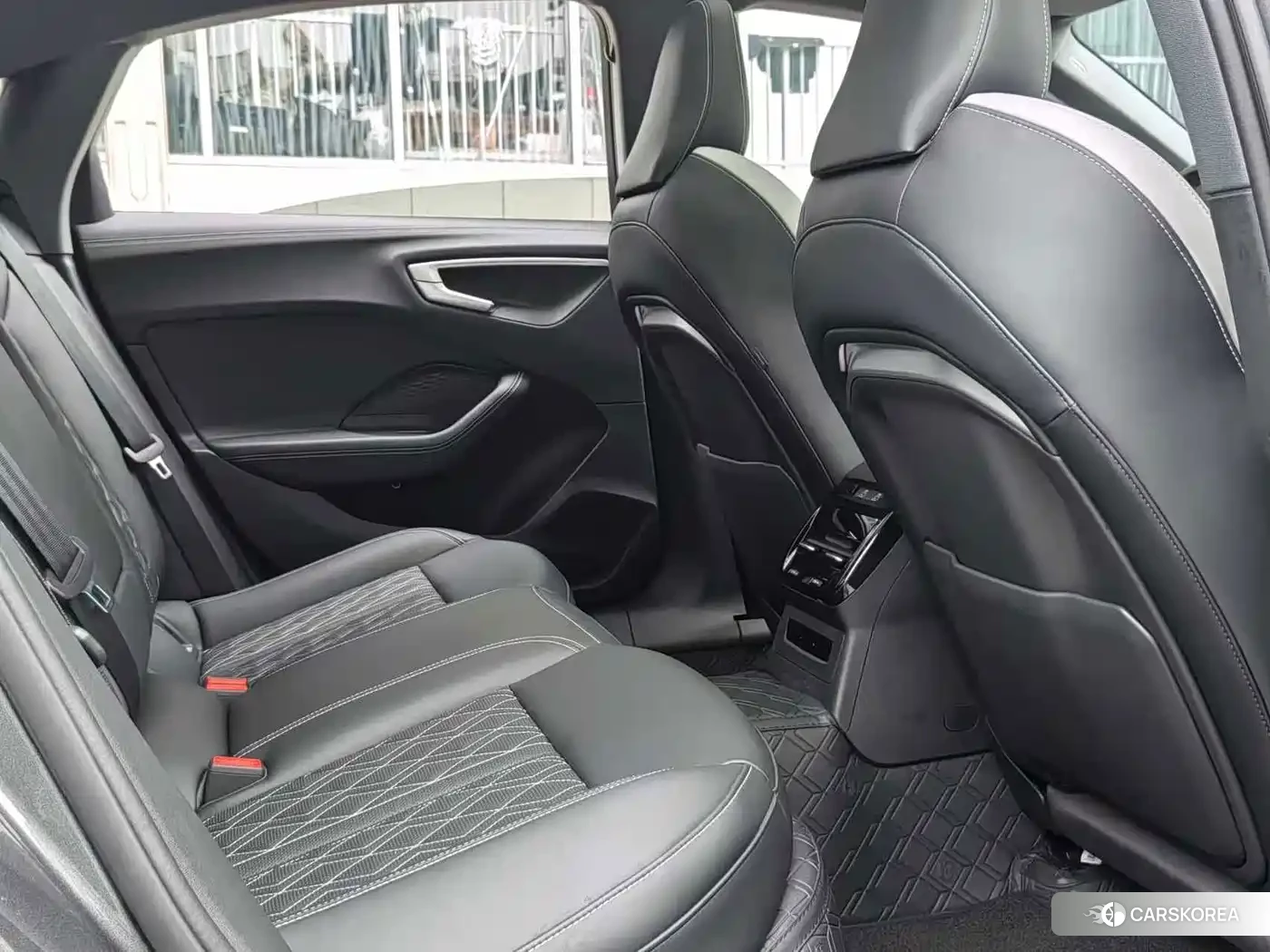 Audi A5L id 4629665 из Китая 11