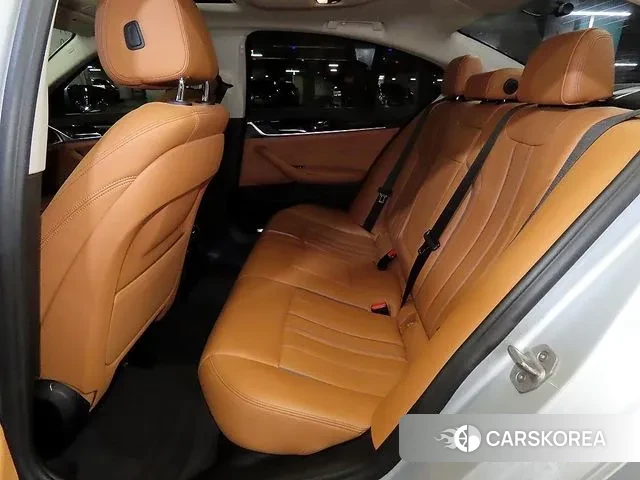 BMW 5 Series (G30) id 3515397 из Кореи 17