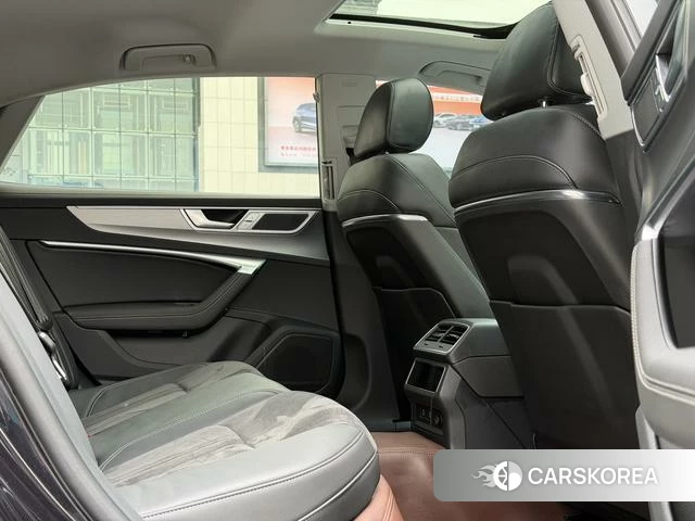 Audi A7L id 4274135 из Китая 12