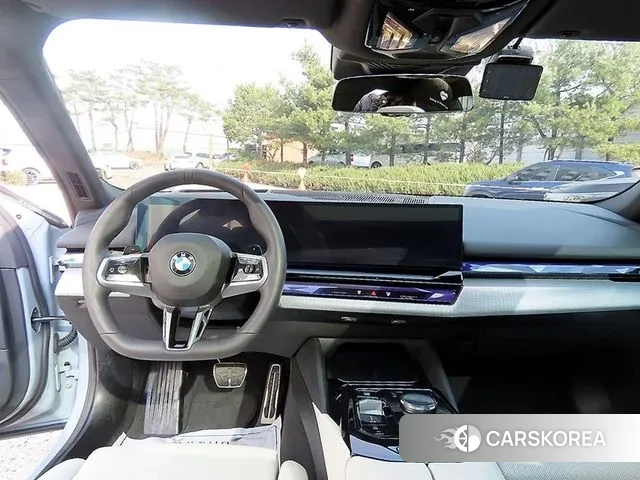 BMW 5 Series (G60) id 3745023 из Кореи 17