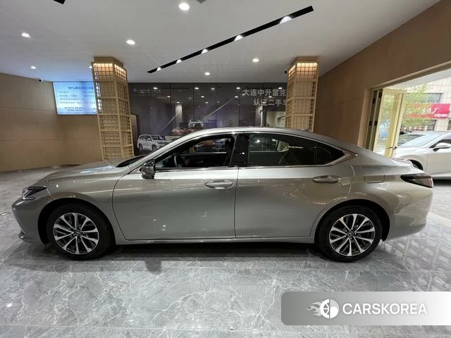 Lexus ES id 4392332 из Китая 15