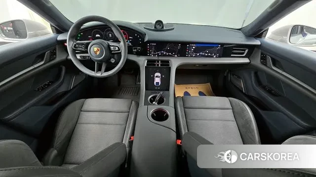 Porsche Taycan id 3606851 из Кореи 17