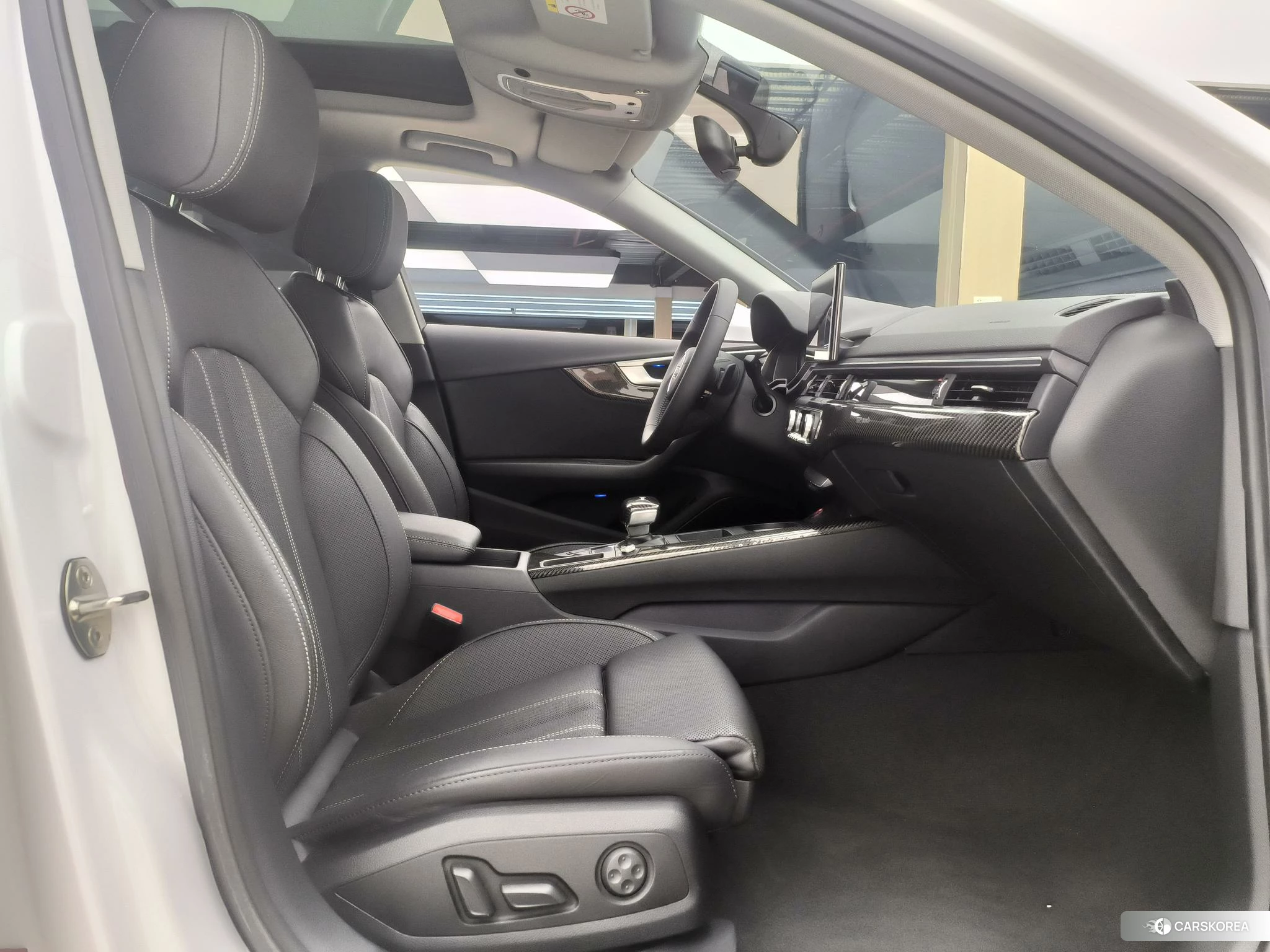 Audi A4L id 4510910 из Китая 11