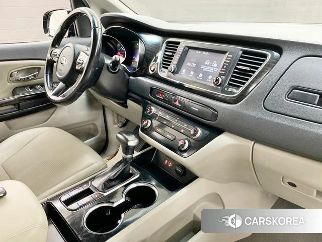 Kia The New Carnival id 4568409 из Кореи 17