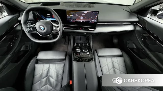 BMW 5 Series (G60) id 3457418 из Кореи 17