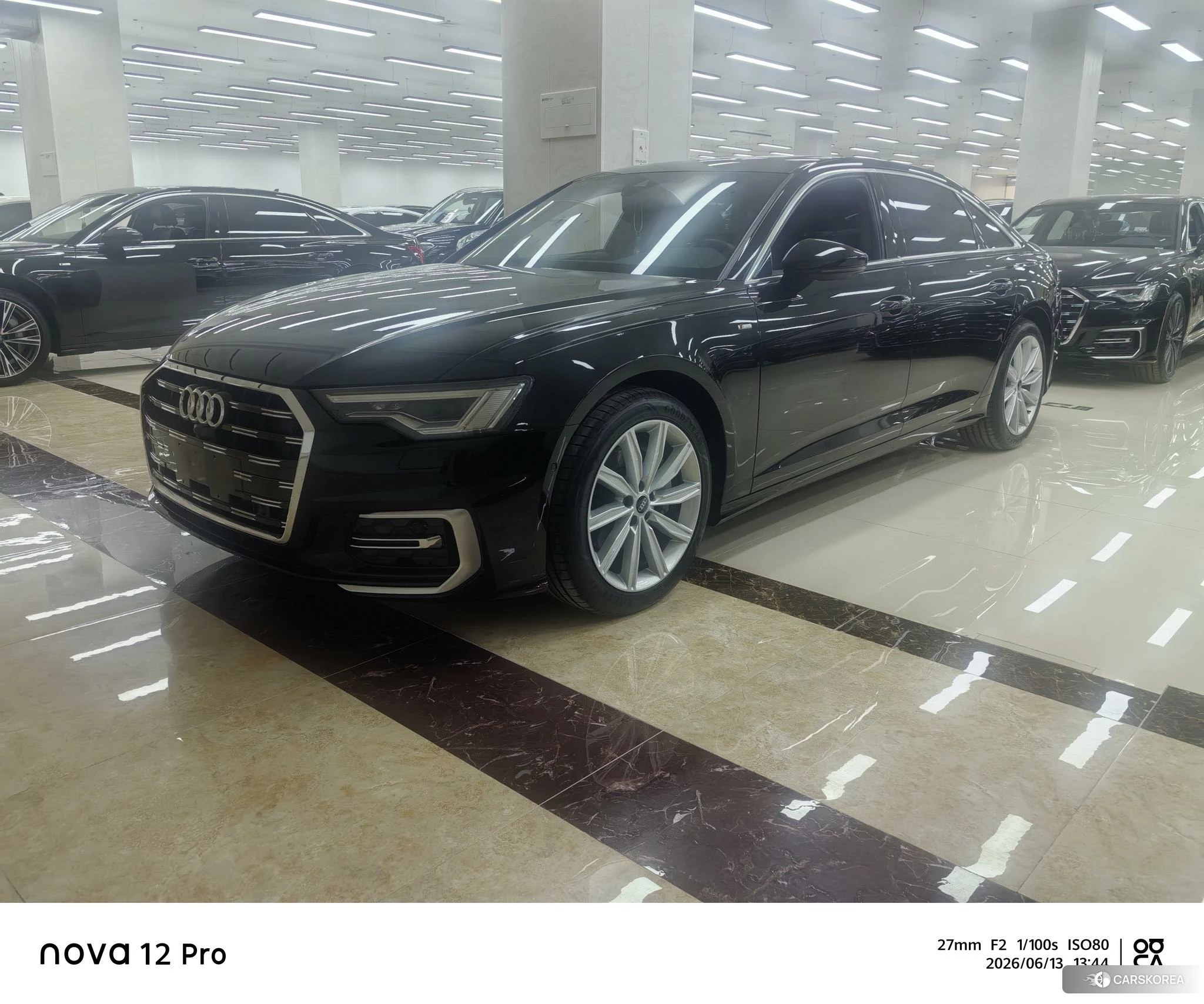 Audi A6L id 4461474 из Китая 7