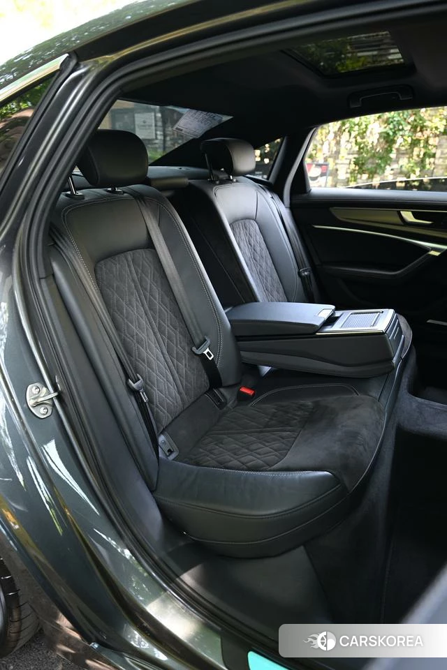 Audi A6L id 4240520 из Китая 7