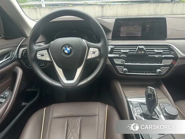 BMW 5 series PHEV id 4212696 из Китая 23