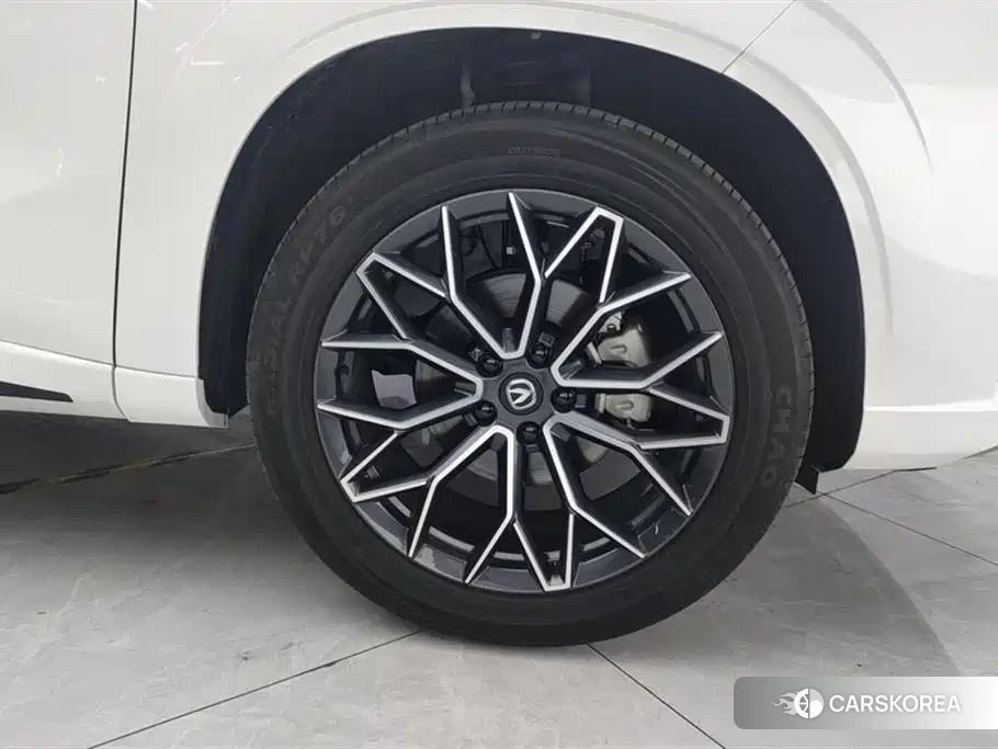 Chang'an Changan UNI-Z New Energy id 4570293 из Китая 13
