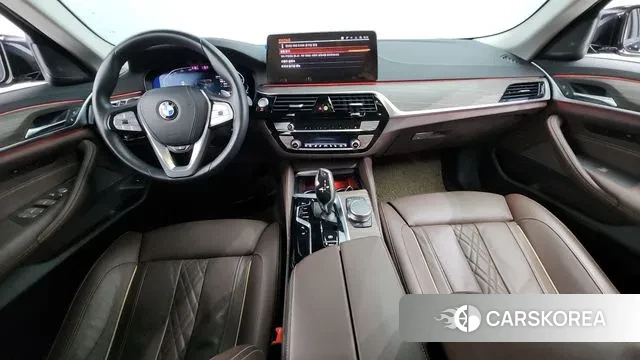 BMW 5 Series (G30) id 3231560 из Кореи 17