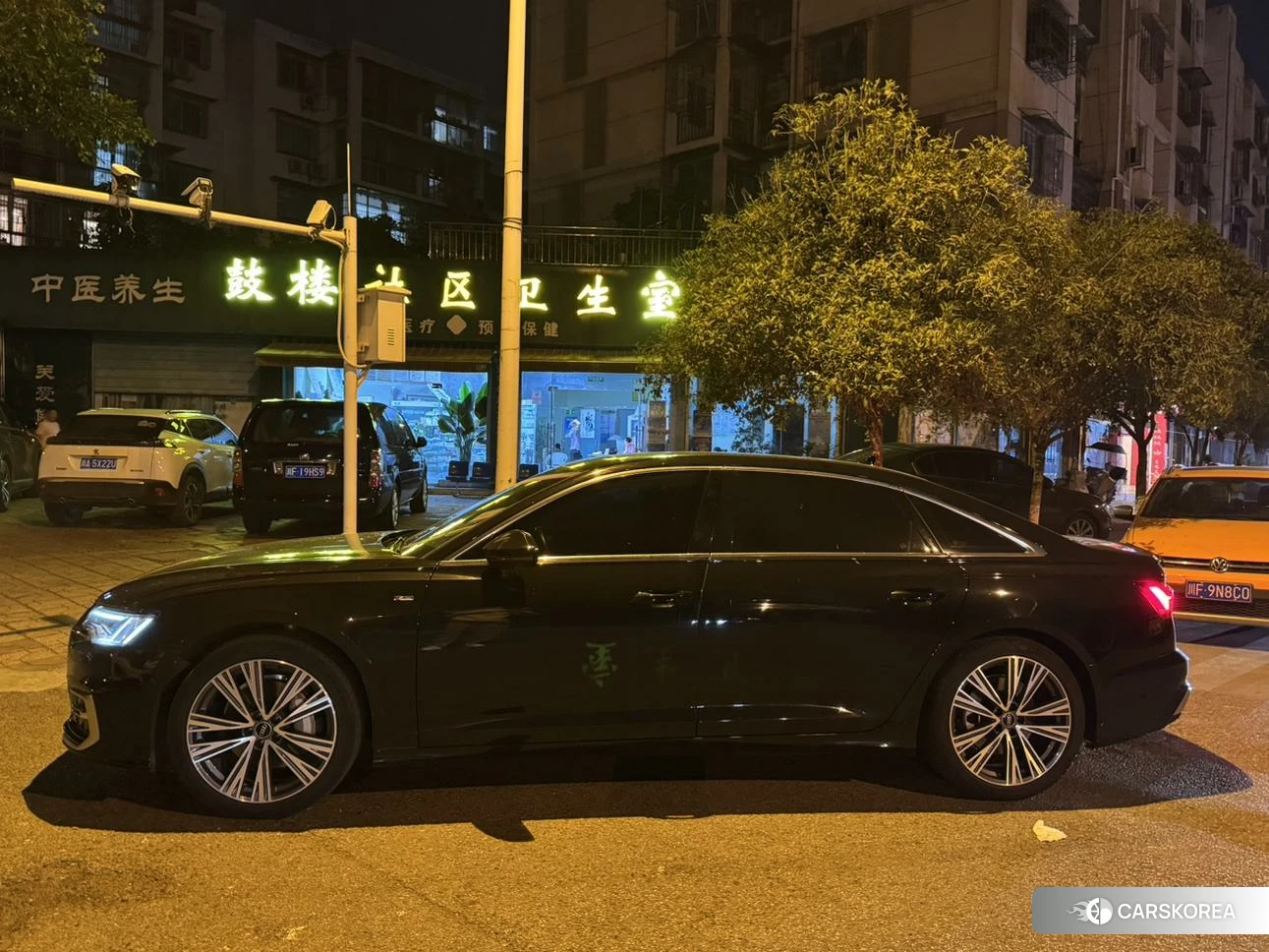 Audi A6L id 4454128 из Китая 7