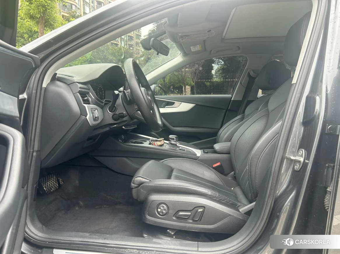 Audi A4L id 4512442 из Китая 18