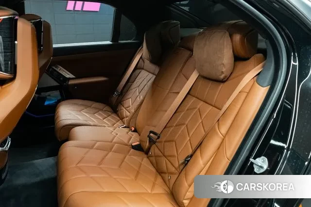 BMW 7 Series (G70) id 3399746 из Кореи 7