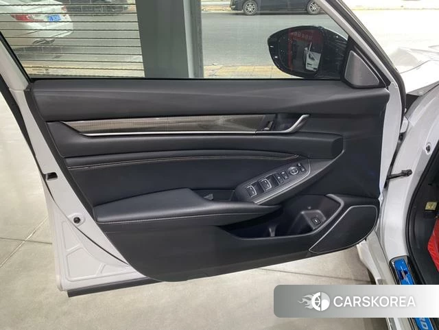 Honda Accord id 4205772 из Китая 36
