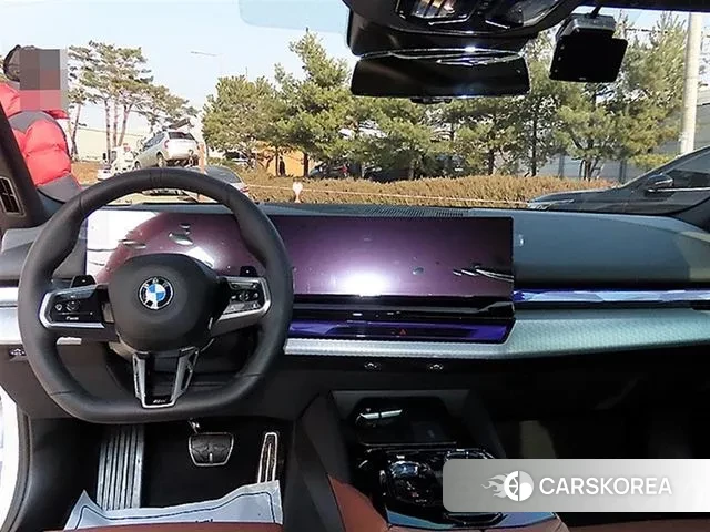 BMW 5 Series (G60) id 3619697 из Кореи 17