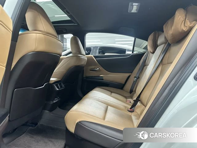 Lexus ES id 4279294 из Китая 17
