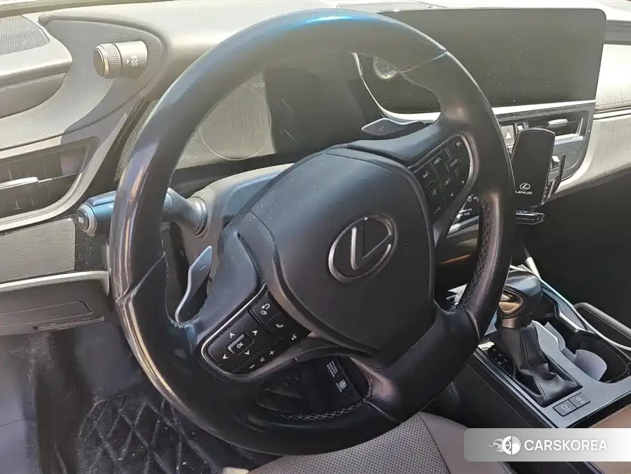 Lexus ES id 4547528 из Китая 13