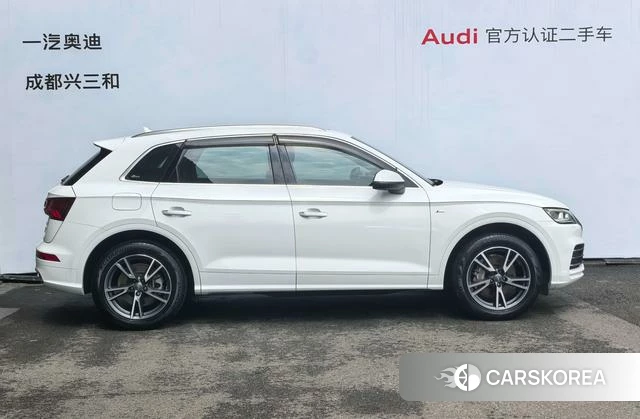 Audi Q5L id 4217475 из Китая 14