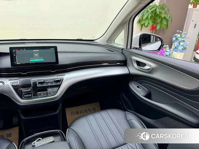 Roewe iMAX8 id 4209662 из Китая 16