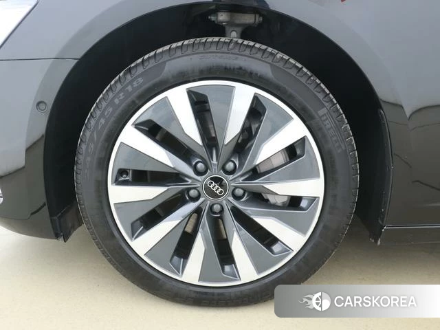 Audi A6L id 4336155 из Китая 13