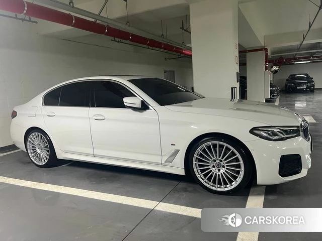 BMW 5 Series (G30) id 3806217 из Кореи 9