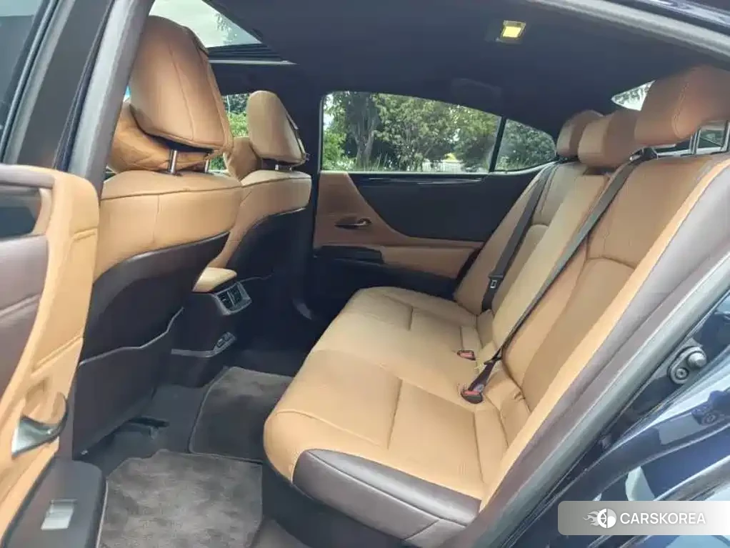 Lexus ES id 4680800 из Китая 7