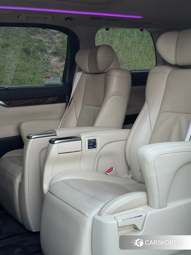 Toyota Elfa id 4222290 из Китая 13