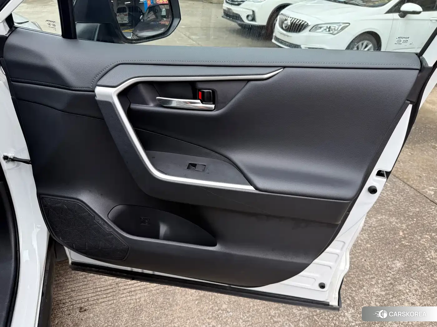 Toyota RAV4 id 4589187 из Китая 28