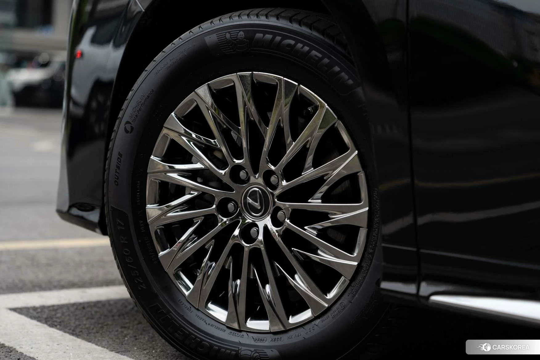 Lexus LM id 4440994 из Китая 14