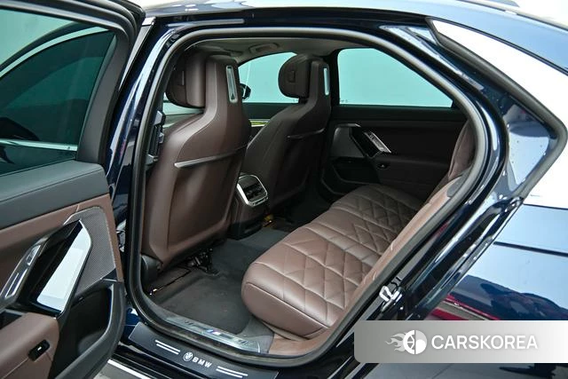 BMW 7 series id 4278512 из Китая 17