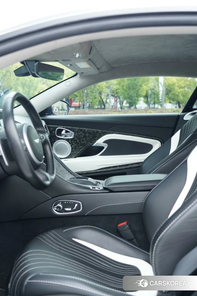 Aston Martin DB11 id 4211344 из Китая 22