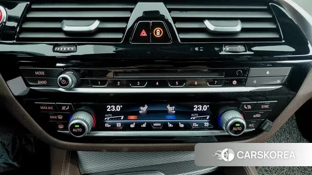 BMW 5 Series (G30) id 3391123 из Кореи 17