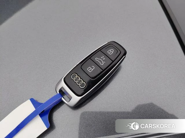 Audi A6L id 4212721 из Китая 17