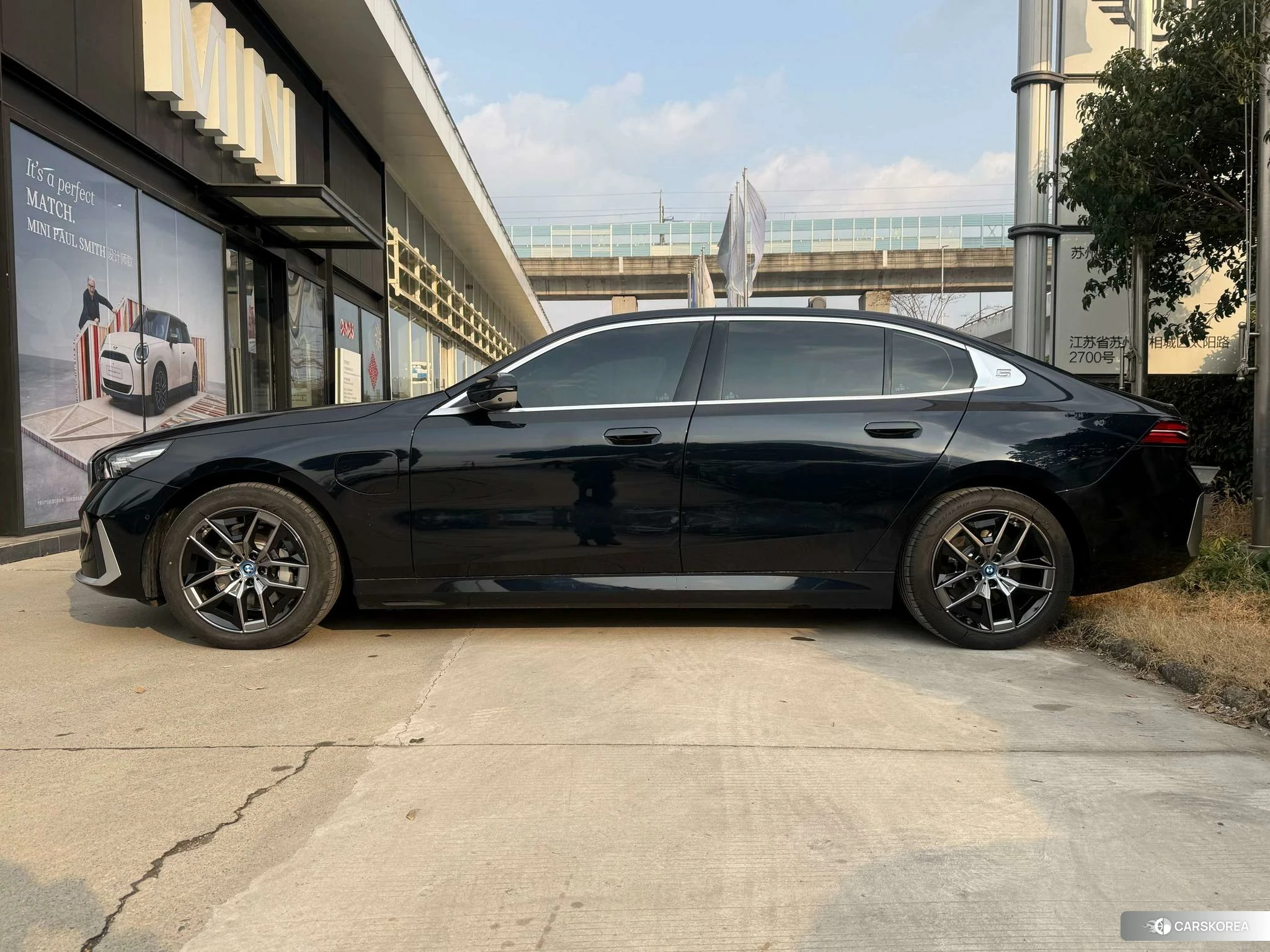 BMW i5 id 4420220 из Китая 13