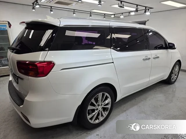 Kia The New Carnival id 3489802 из Кореи 17