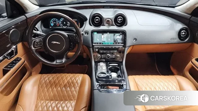 Jaguar All New XJ id 3459851 из Кореи 17