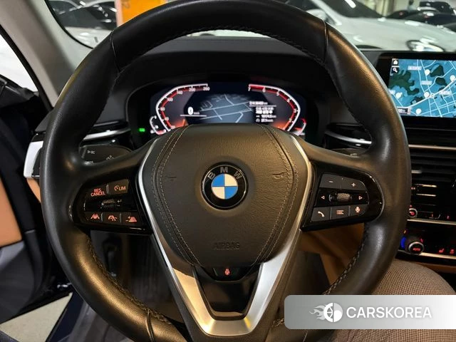 BMW 5 Series (G30) id 3853130 из Кореи 17