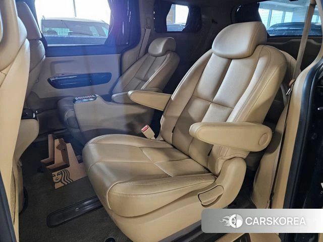 Kia The New Carnival id 4610009 из Кореи 13
