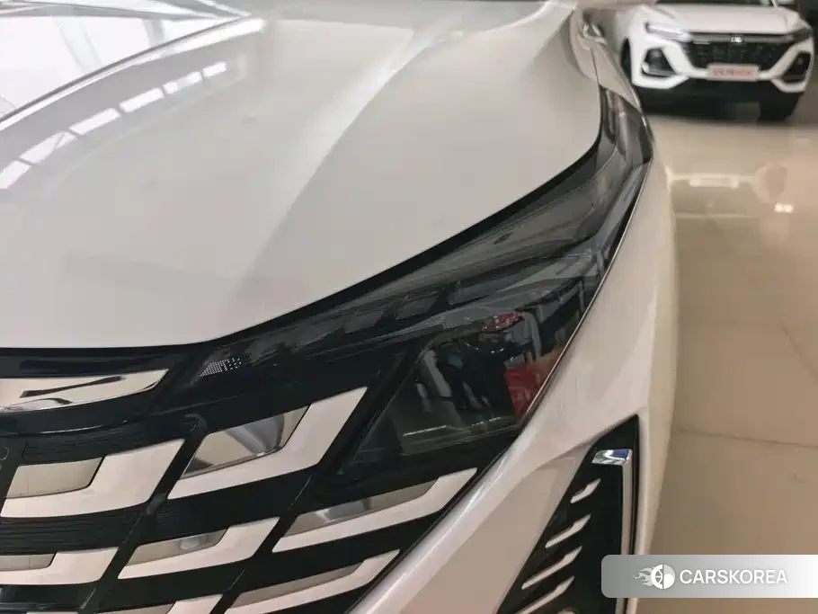 Chang'an UNI-Z New Energy id 4629611 из Китая 13