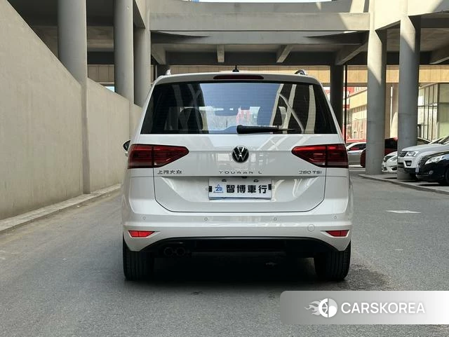 Volkswagen Touran L id 4255891 из Китая 10