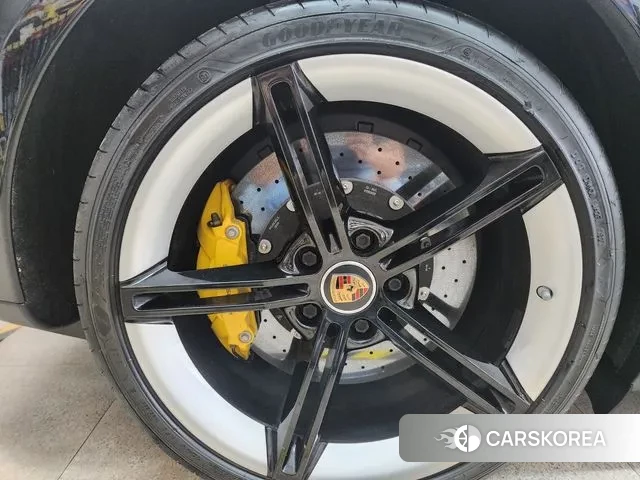 Porsche Taycan id 3273557 из Кореи 17