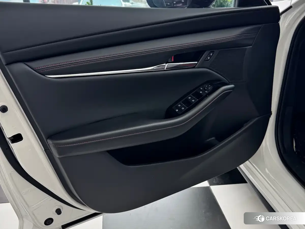 Mazda 3 id 4644424 из Китая 18