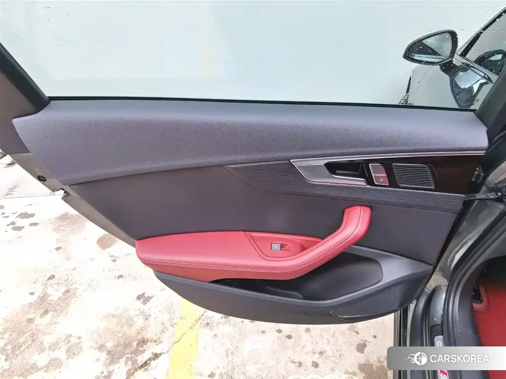 Audi A4L id 4599614 из Китая 28