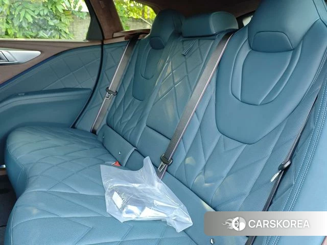 BMW XM id 4276840 из Китая 13